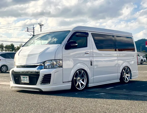 GIBSON ワイパーガーニッシュ｜ハイエース200系 1・2・3・4・5